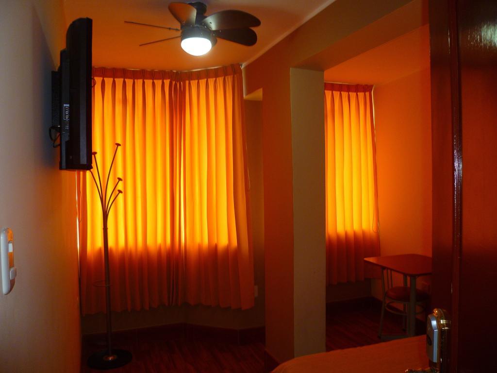 Hospedaje Oasis Chiclayo Exteriör bild