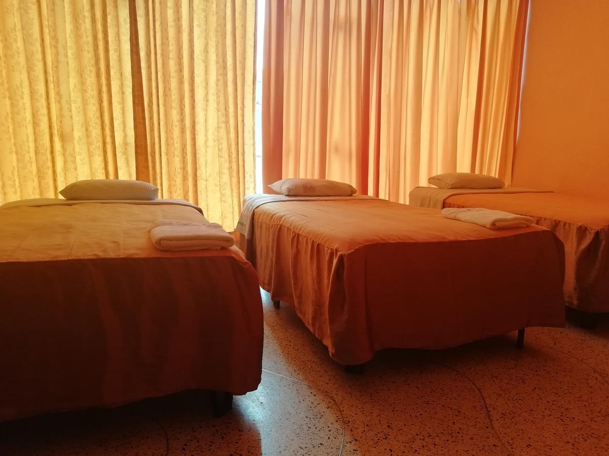 Hospedaje Oasis Chiclayo Exteriör bild